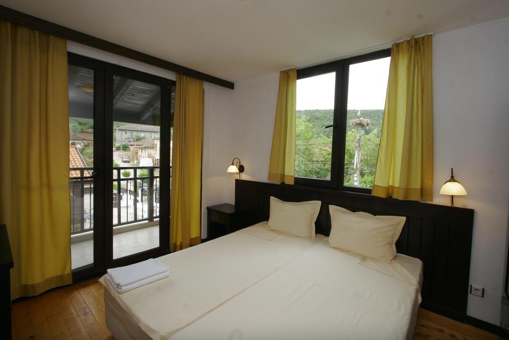 Guest House Bukor Shtepi Mandrica ภายนอก รูปภาพ