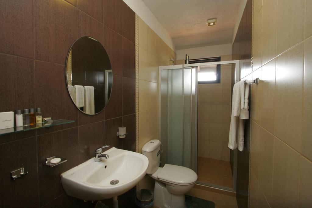Guest House Bukor Shtepi Mandrica ภายนอก รูปภาพ