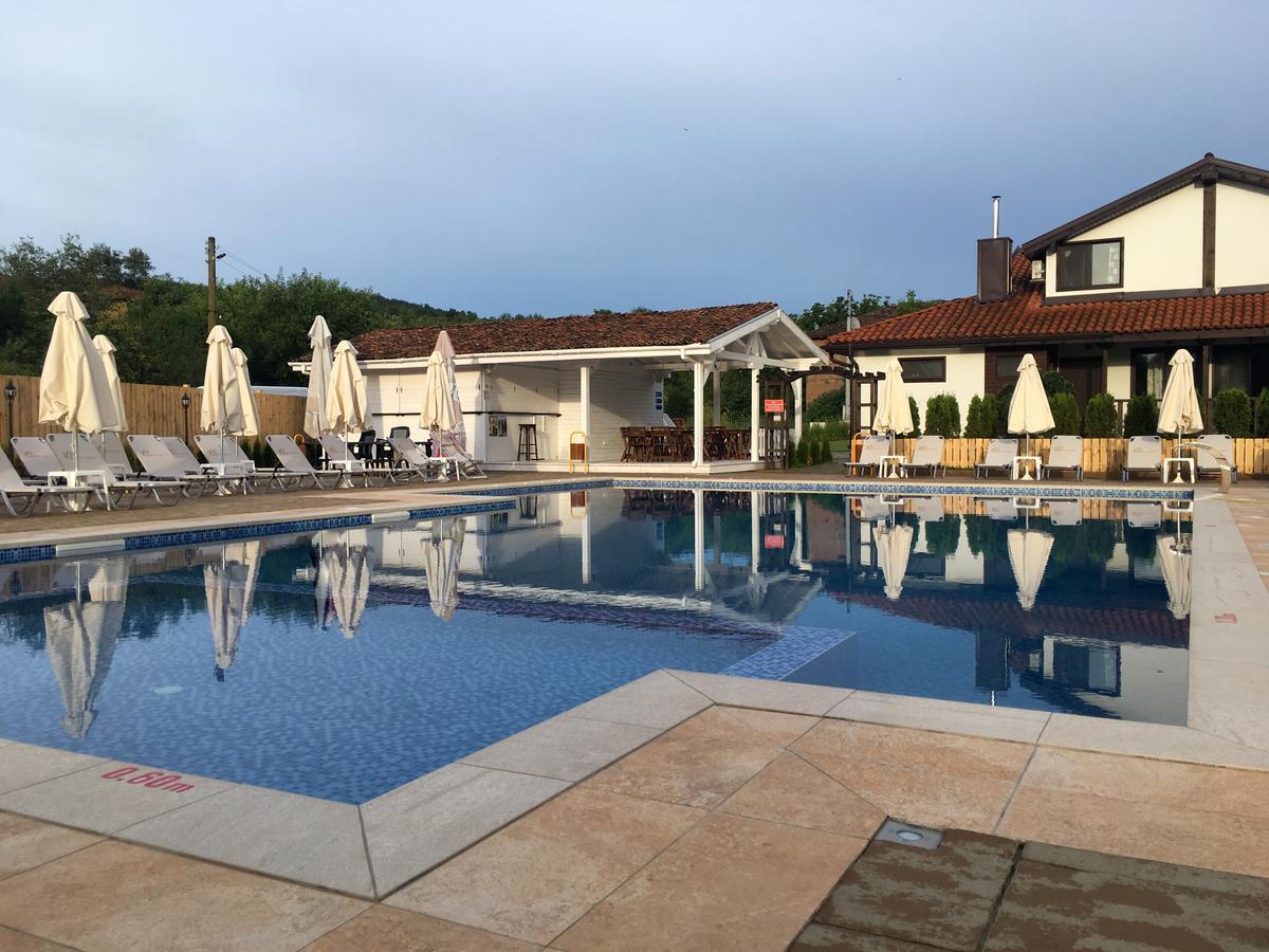 Guest House Bukor Shtepi Mandrica ภายนอก รูปภาพ