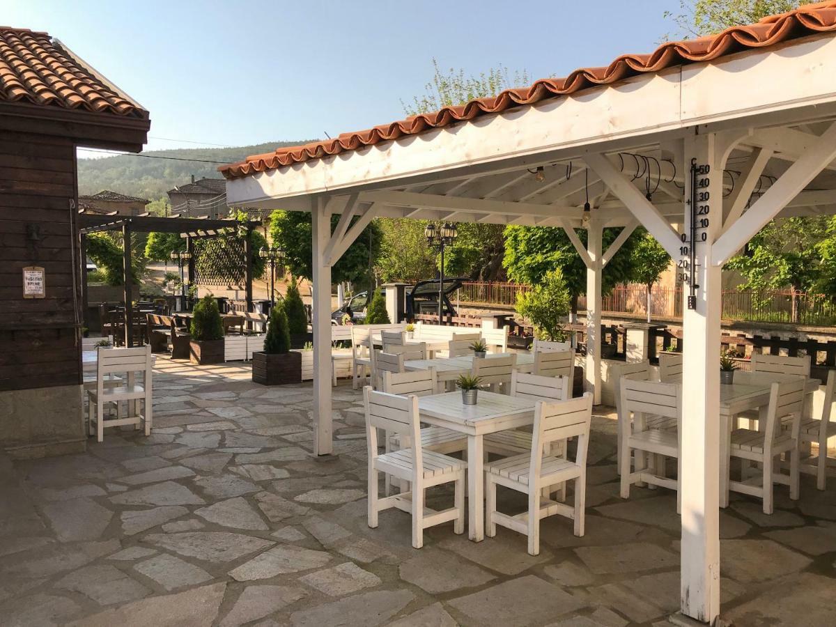 Guest House Bukor Shtepi Mandrica ภายนอก รูปภาพ