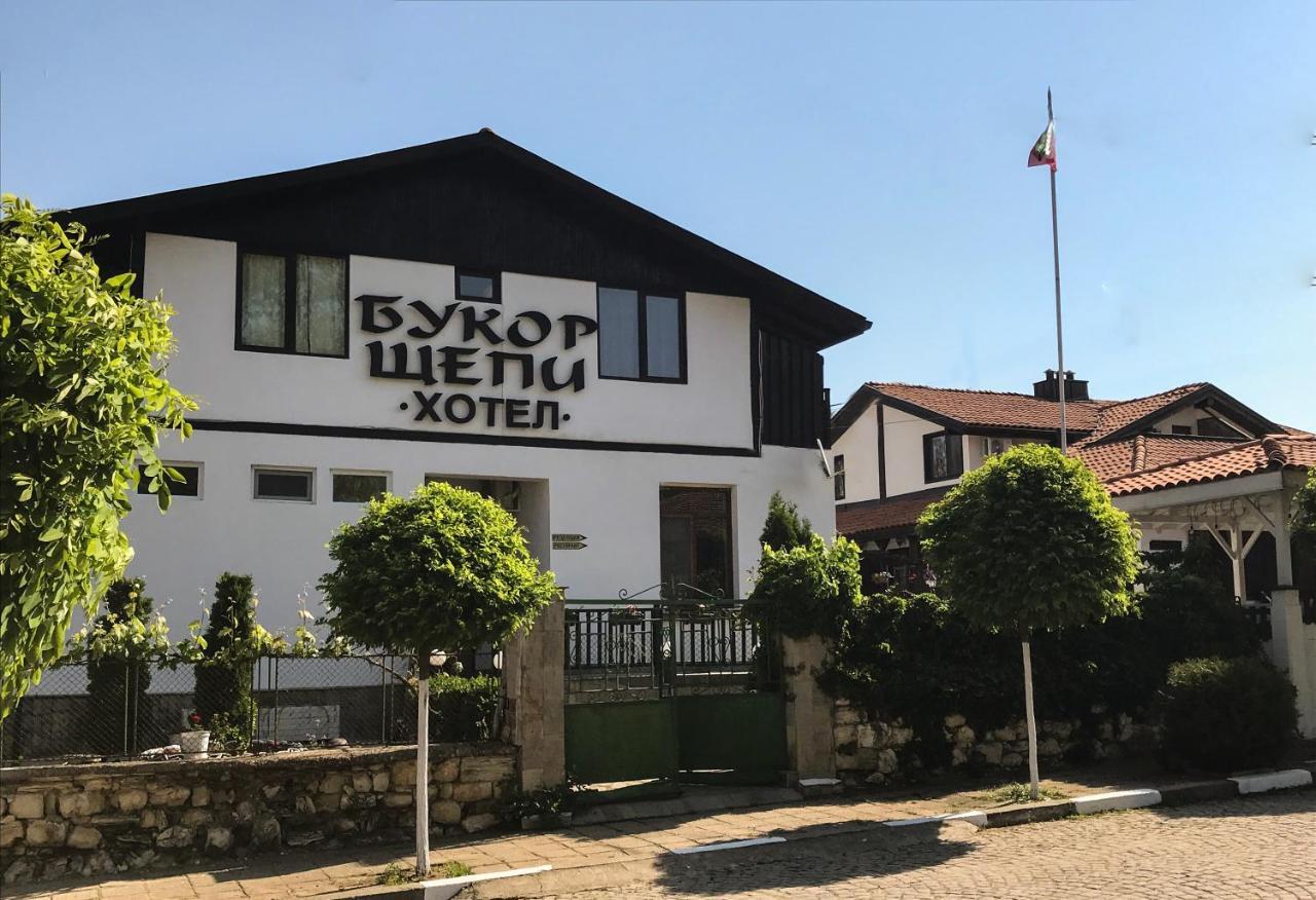 Guest House Bukor Shtepi Mandrica ภายนอก รูปภาพ