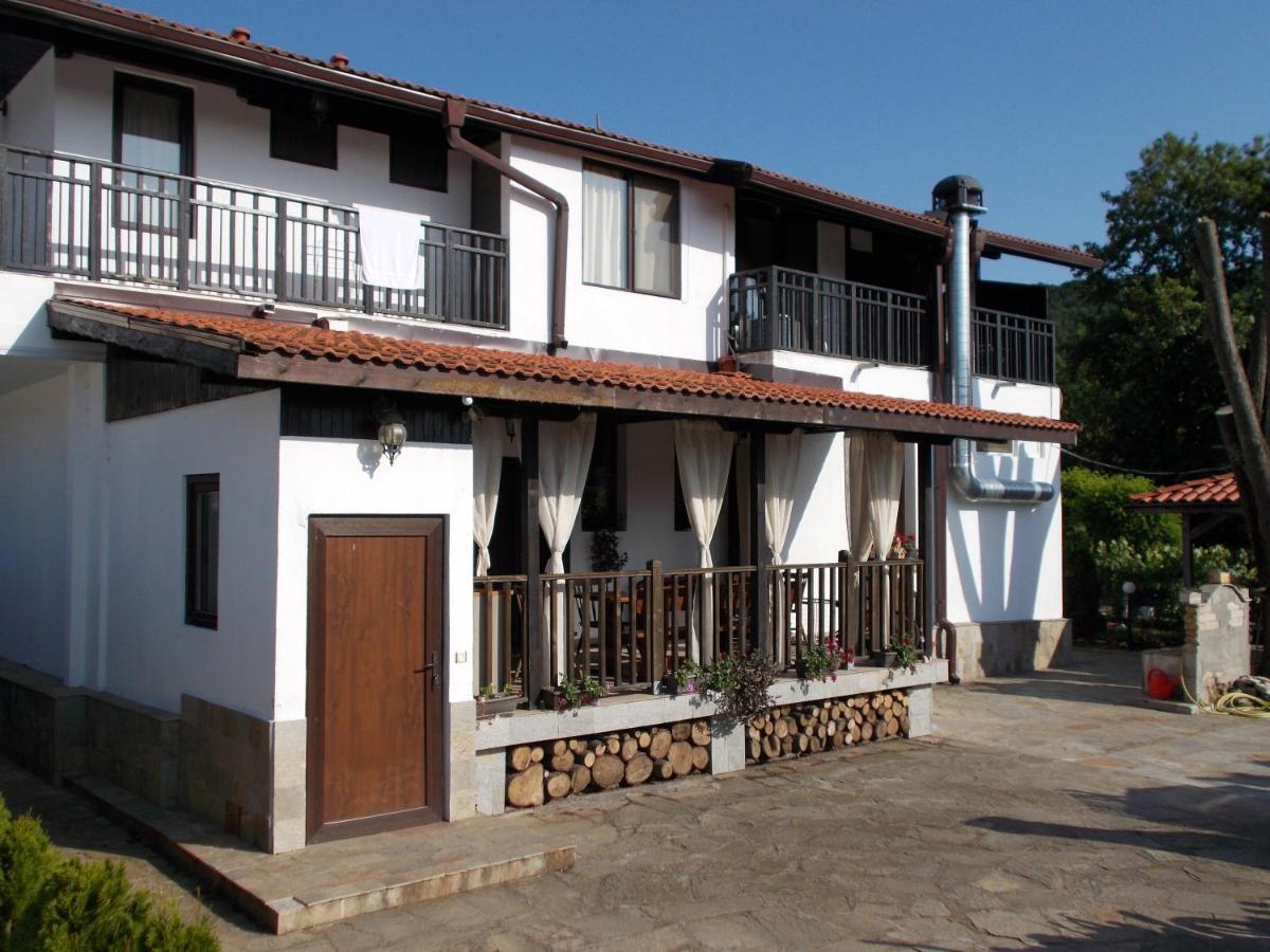 Guest House Bukor Shtepi Mandrica ภายนอก รูปภาพ