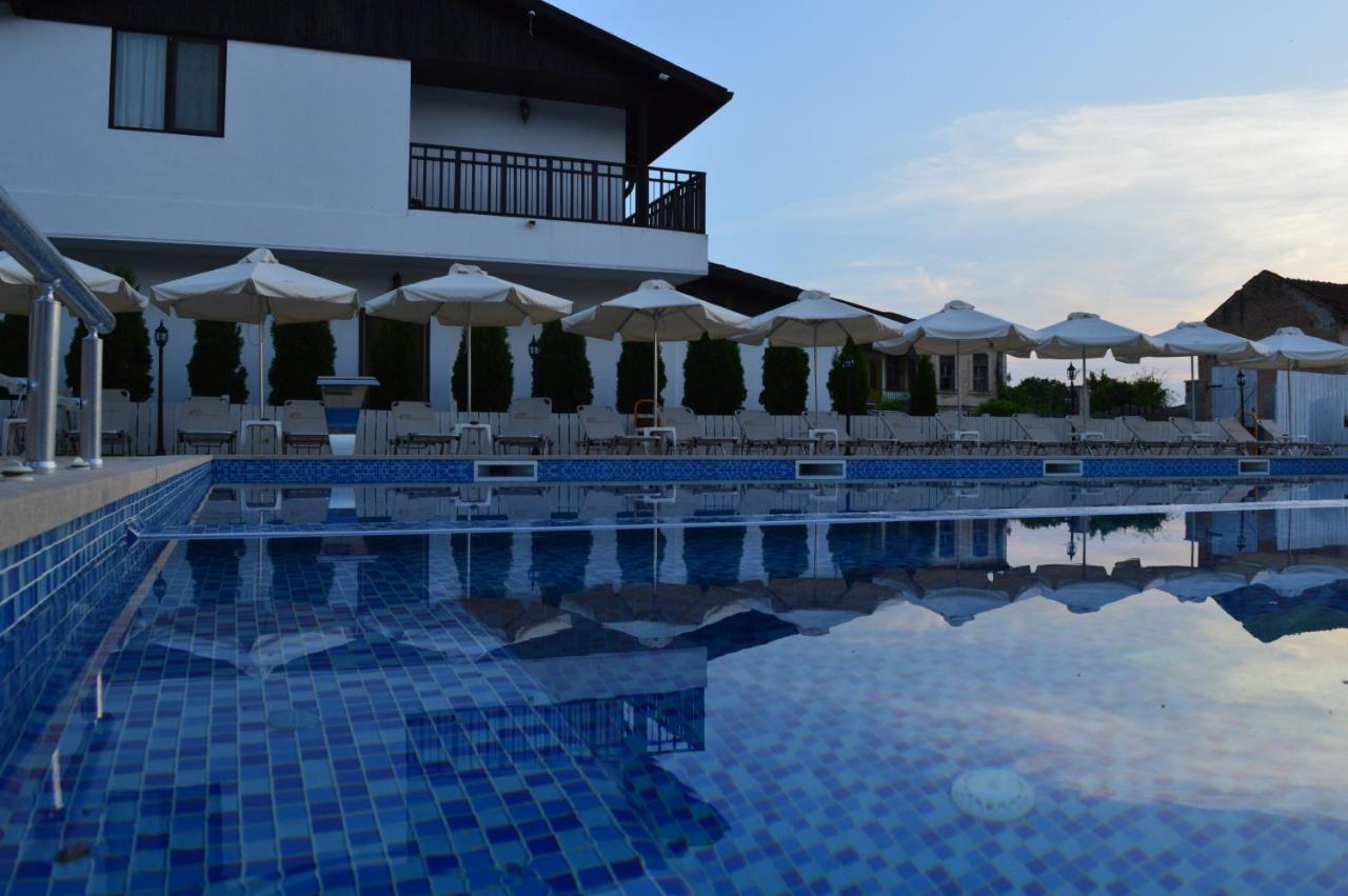 Guest House Bukor Shtepi Mandrica ภายนอก รูปภาพ