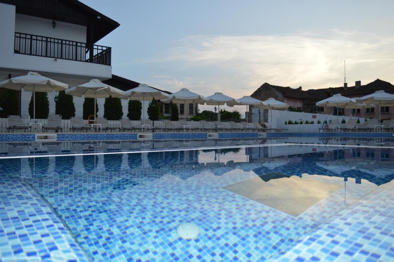 Guest House Bukor Shtepi Mandrica ภายนอก รูปภาพ